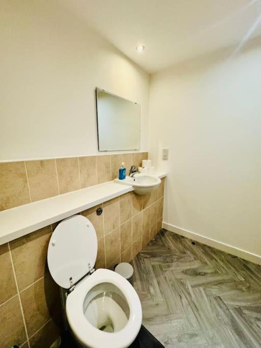 The Metro Oasis Appartement *